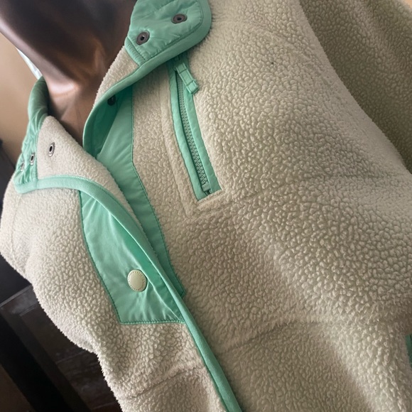 American eagle fleece mint green sweater - Picture 3 of 6